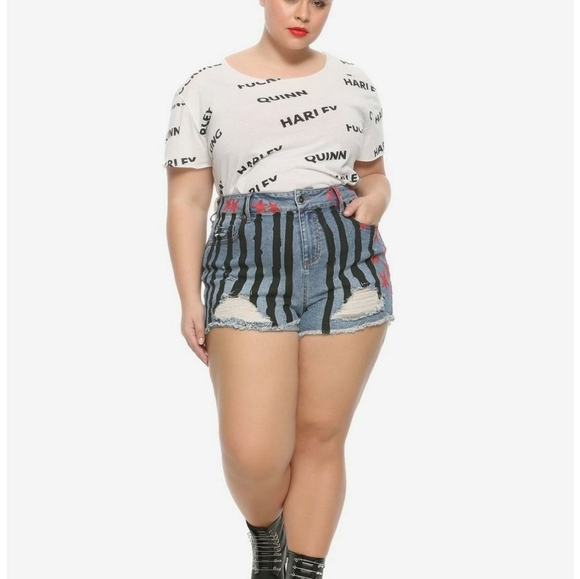 Her Universe DC Comics Birds Of Prey Harley Quinn Destructed Hi-Rise Shorts 15 - Picture 16 of 16